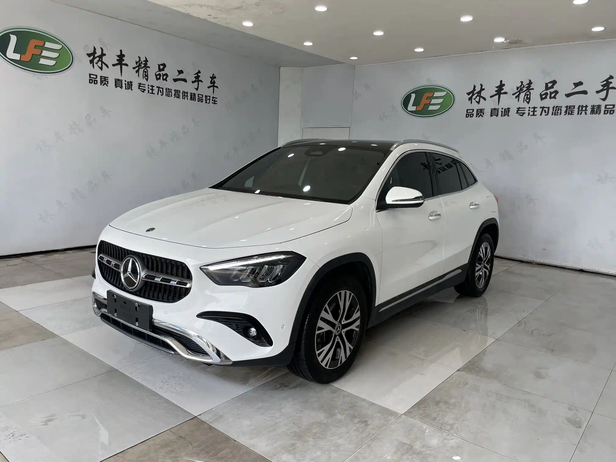MERCEDES BENZ GLA 2024
