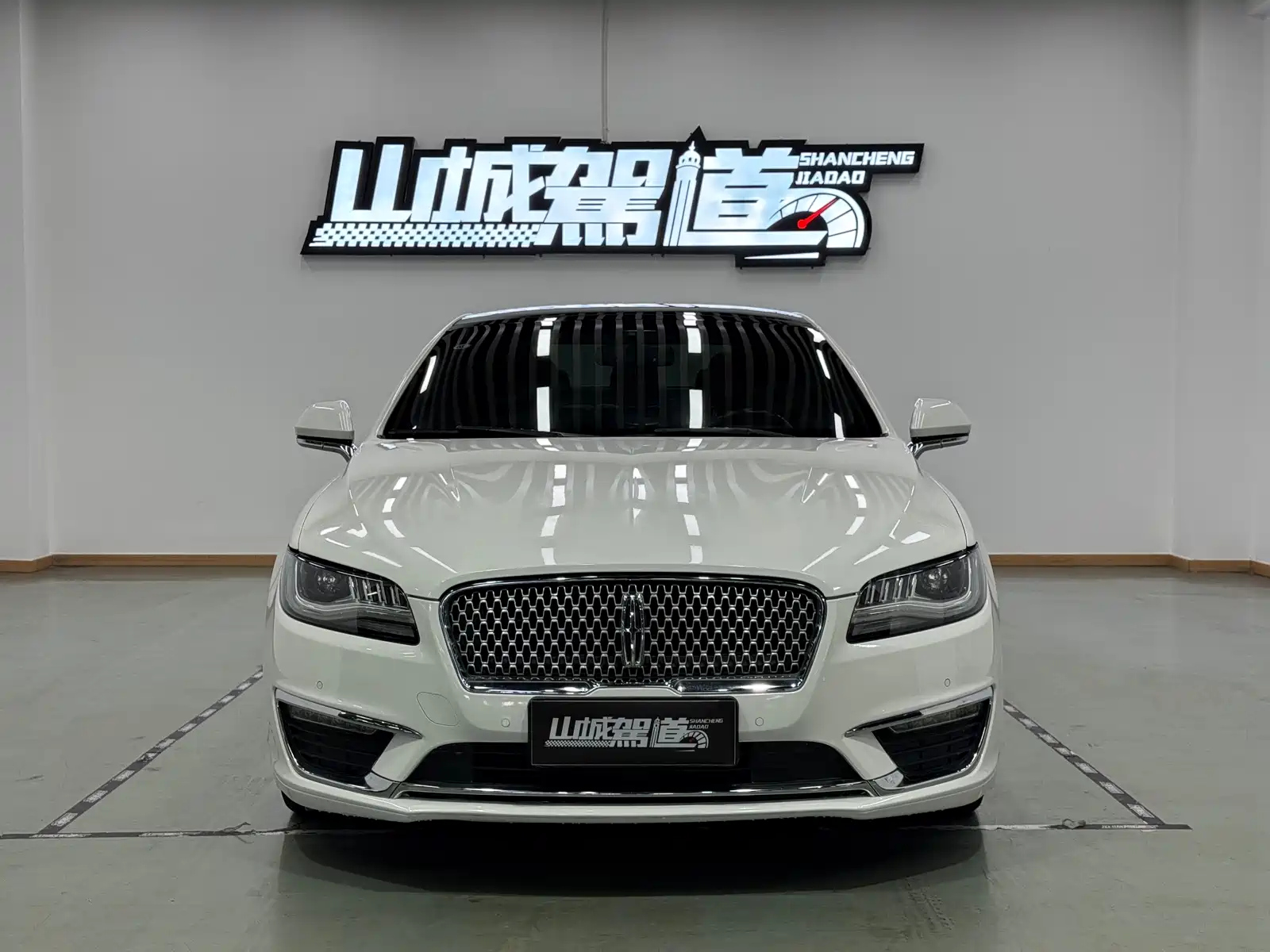 LINCOLN MKZ 2017