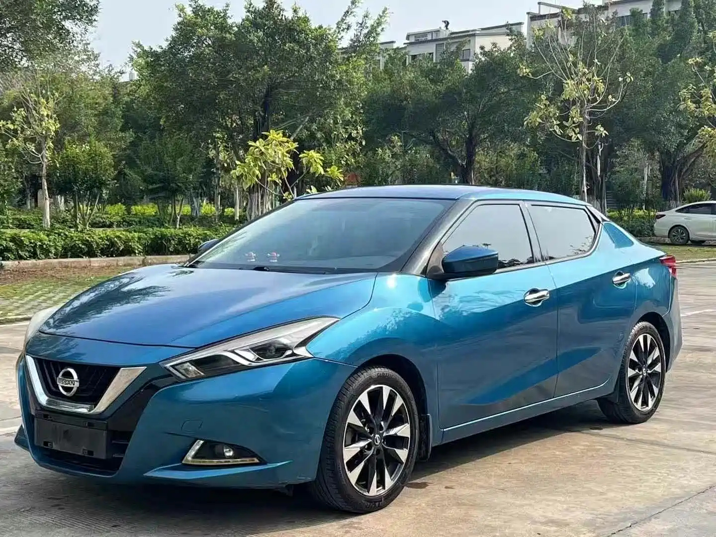 NISSAN LANNIA 2016