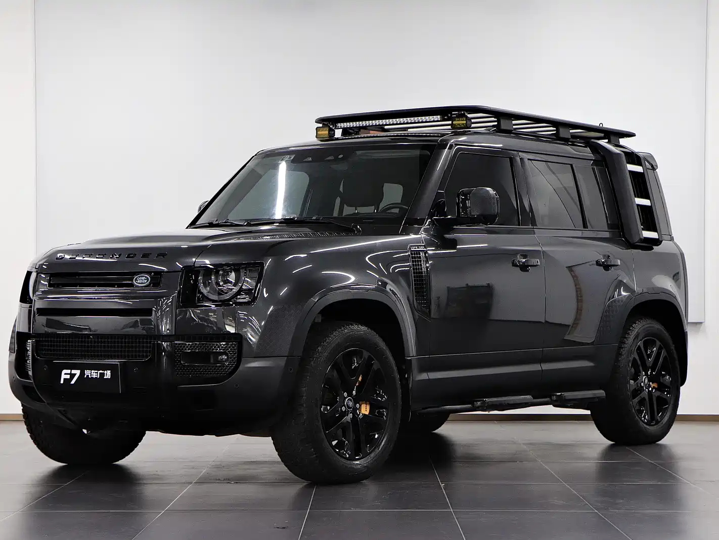 LAND ROVER DEFENDER