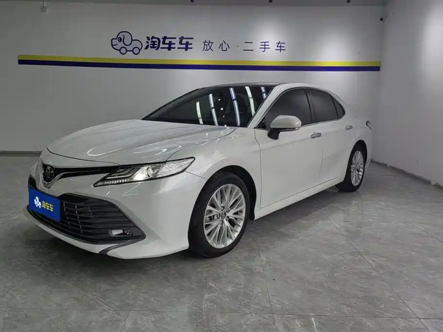 TOYOTA CAMRY 2019