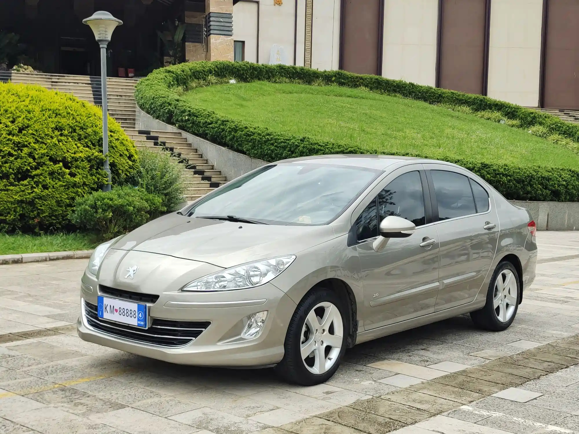 PEUGEOT 408 2013