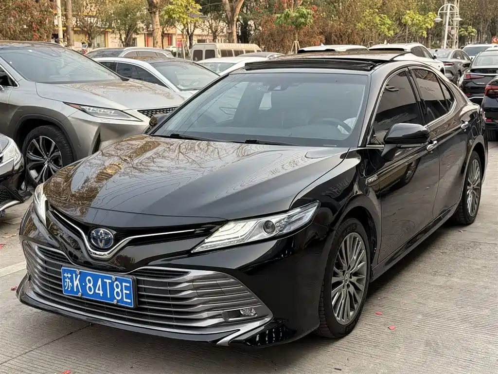 TOYOTA CAMRY 2018