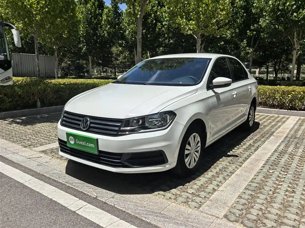 VOLKSWAGEN SANTANA 2019
