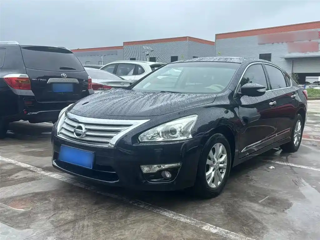 NISSAN TEANA 2013