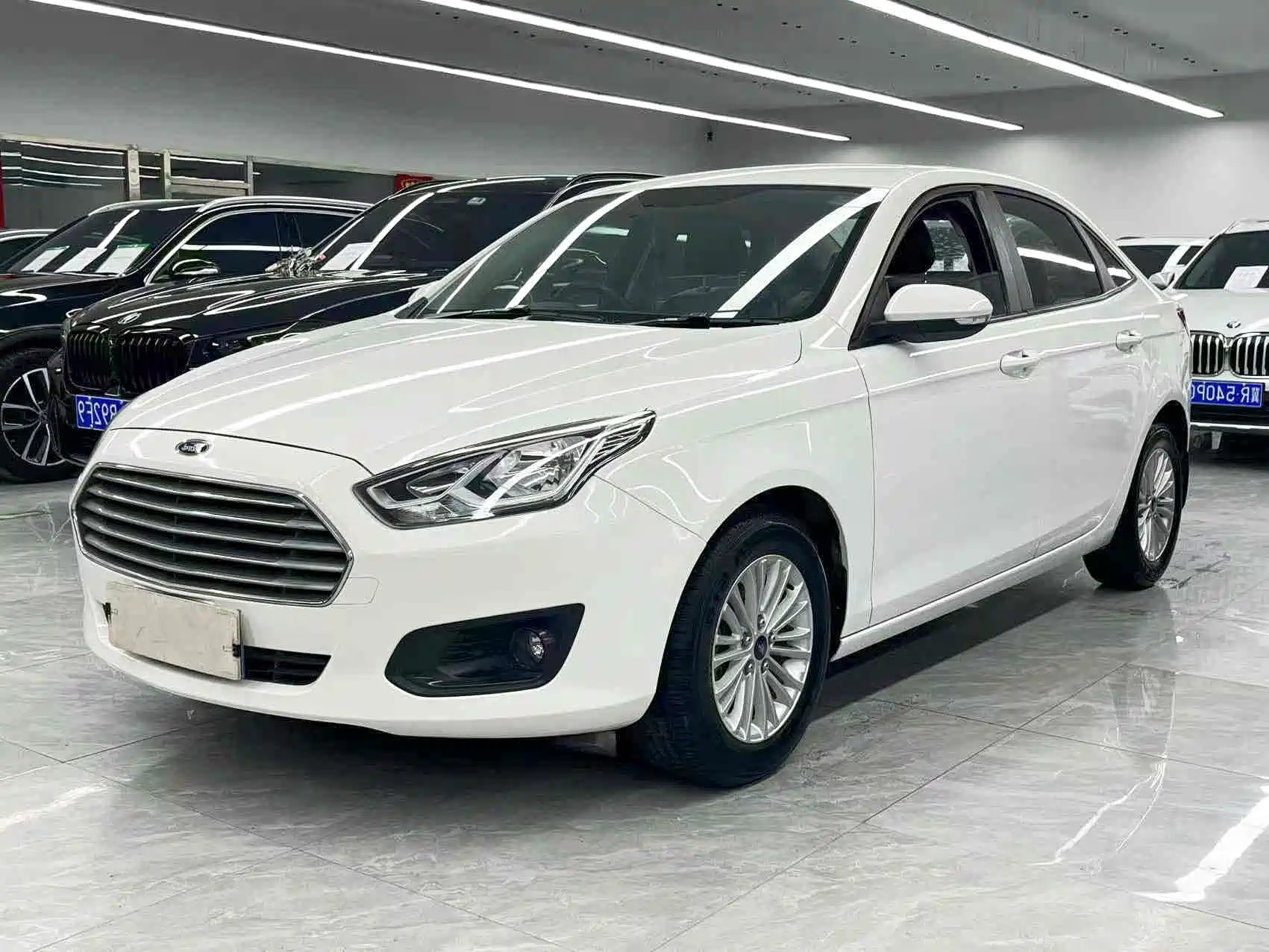 FORD ESCORT 2015