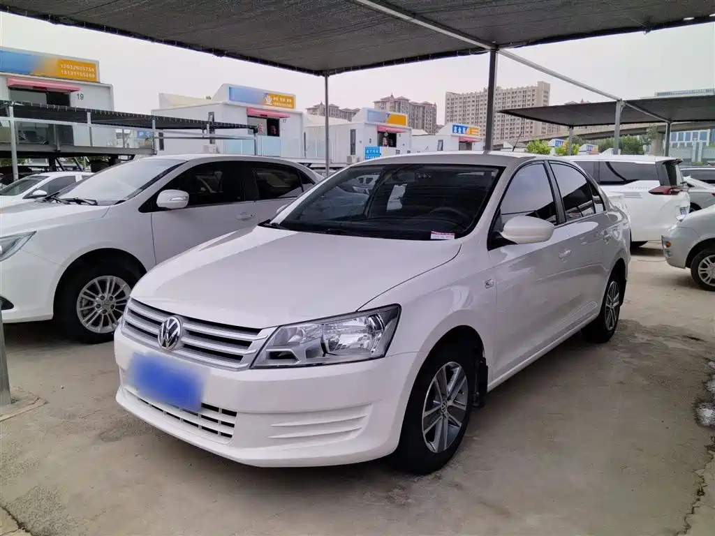 VOLKSWAGEN SANTANA 2013