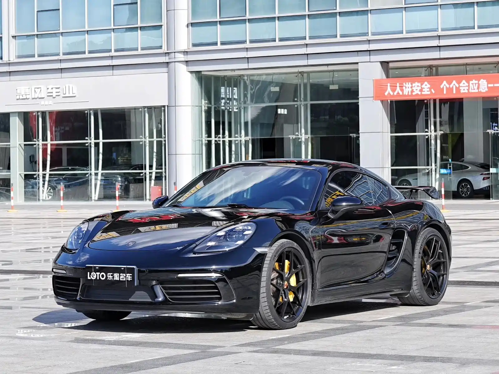 PORSCHE 718 2018