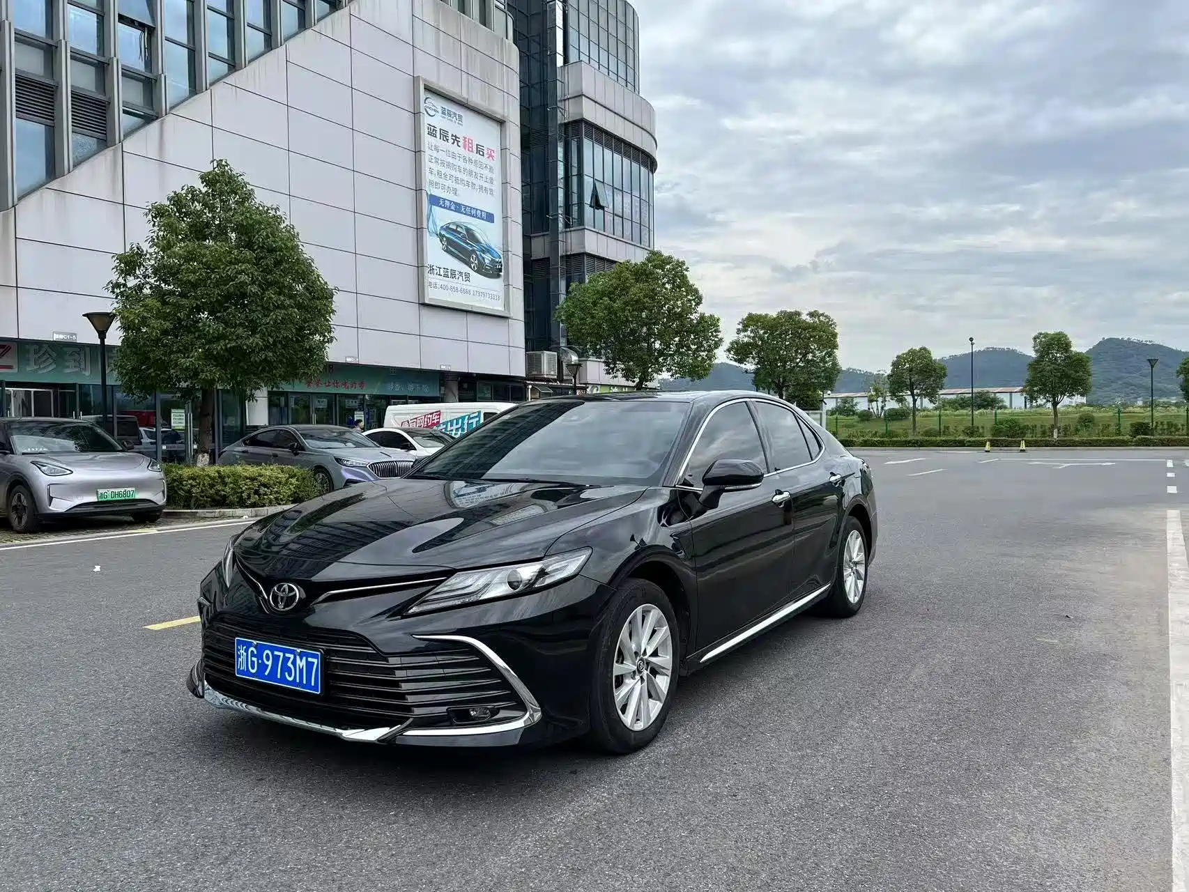 TOYOTA CAMRY 2023