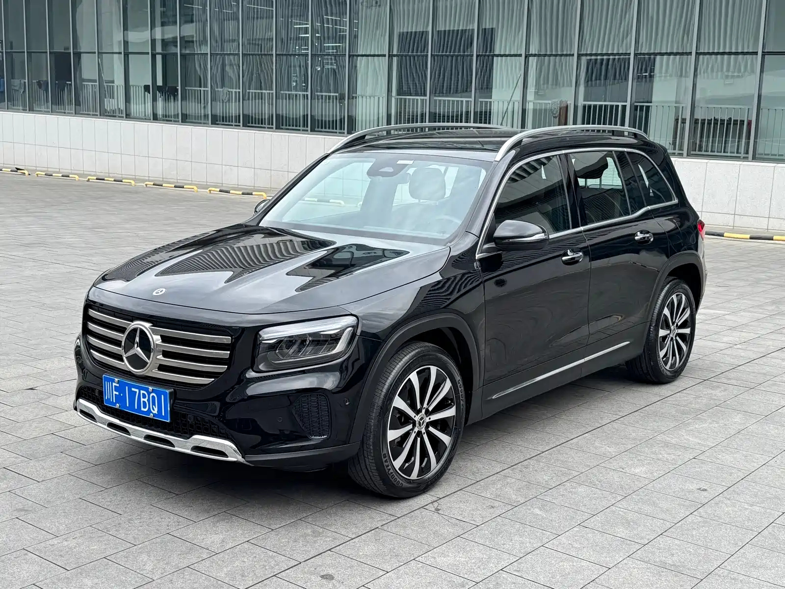 MERCEDES BENZ GLB 2024