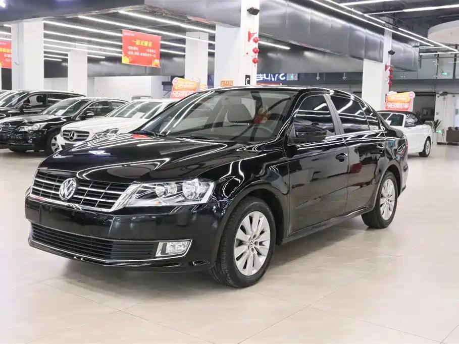 VOLKSWAGEN LAVIDA 2013