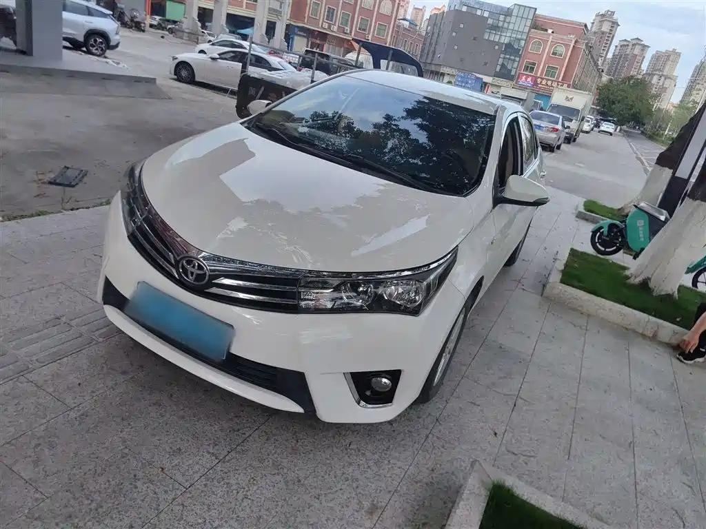 TOYOTA COROLLA