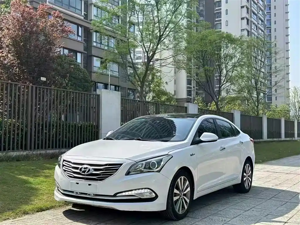 HYUNDAI MISTRA 2016
