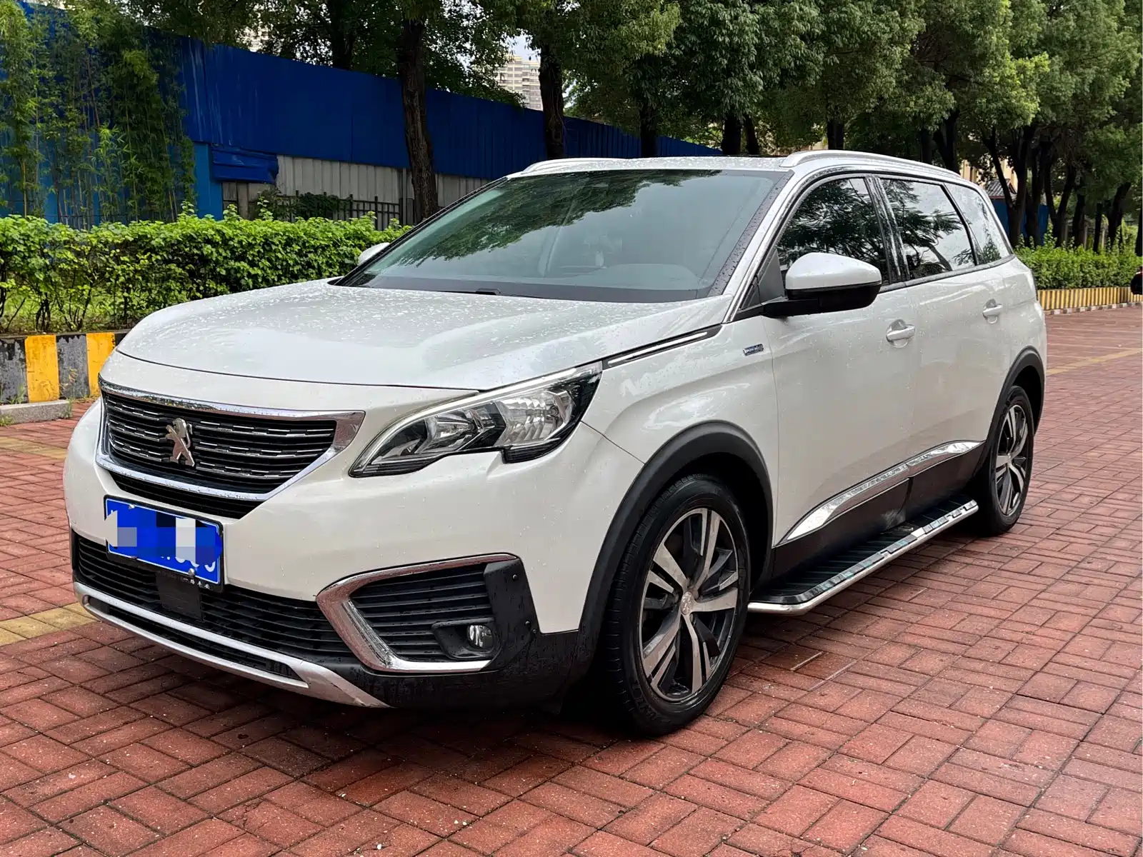 PEUGEOT 5008 2017