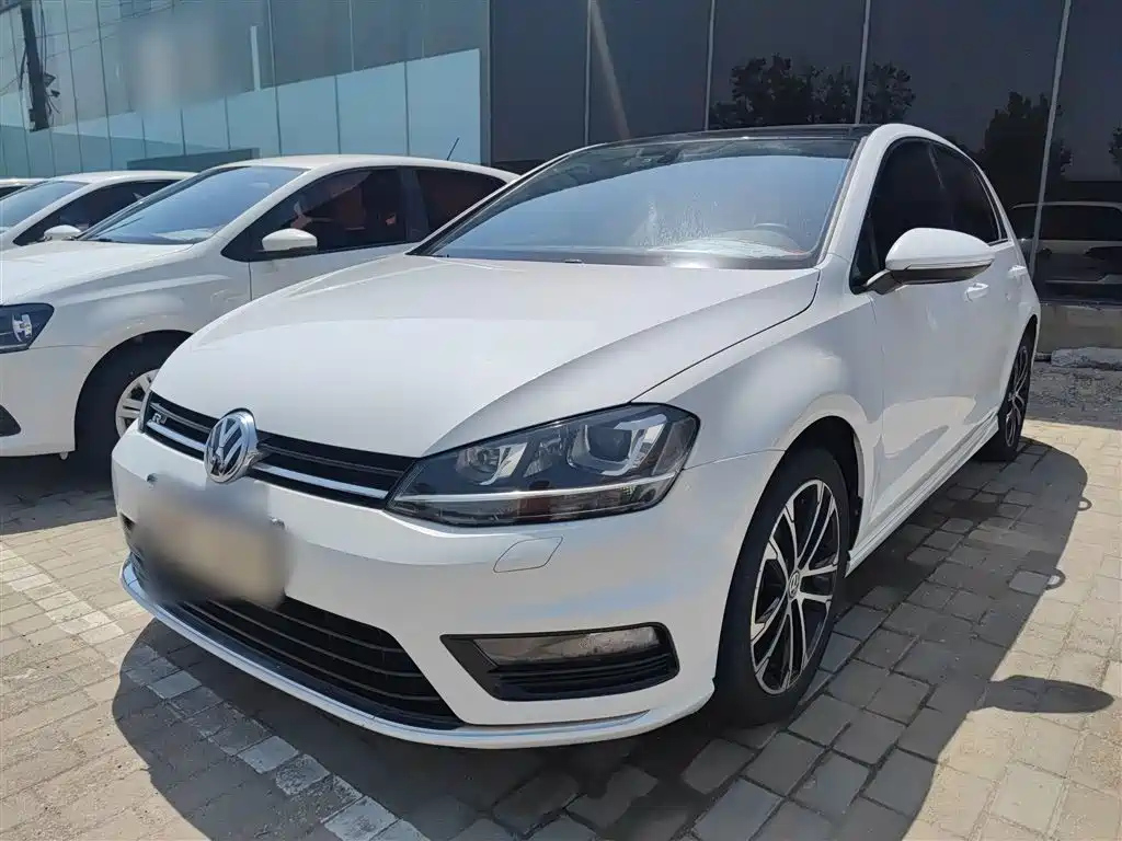 VOLKSWAGEN GOLF 2016