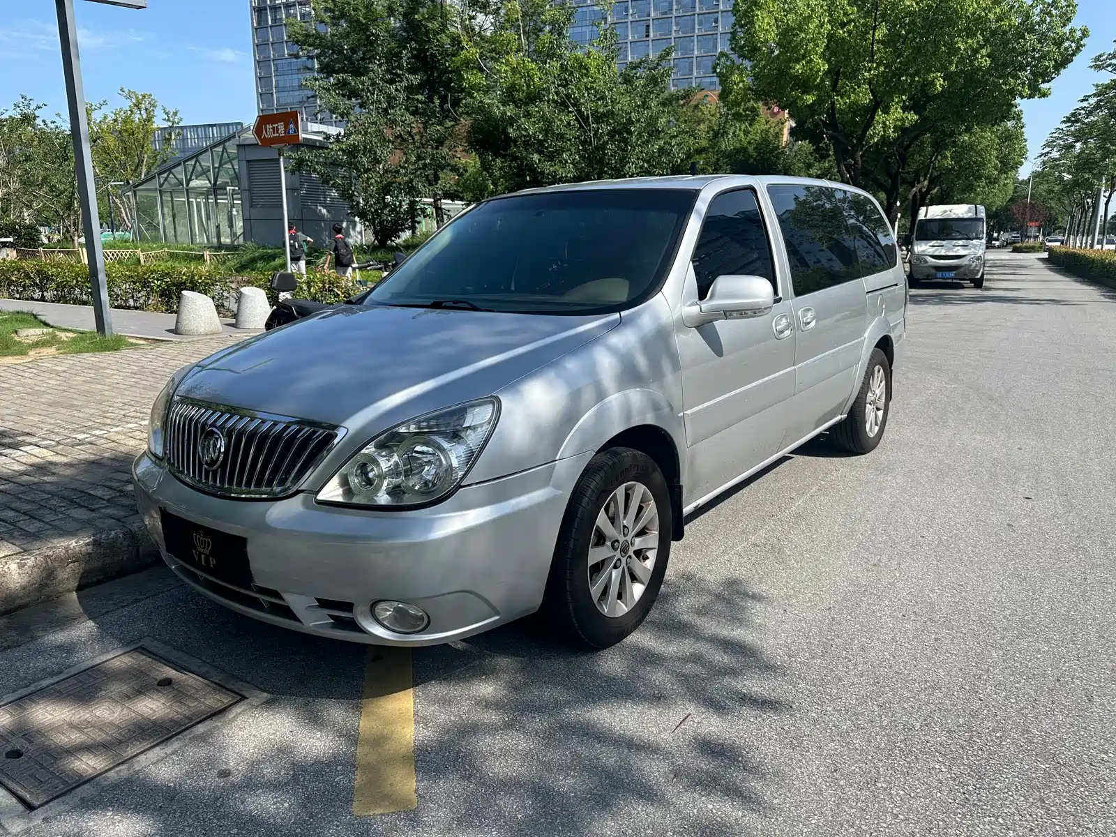 BUICK GL8 2012