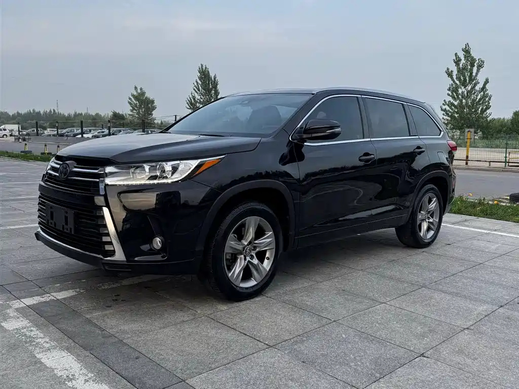 TOYOTA HIGHLANDER