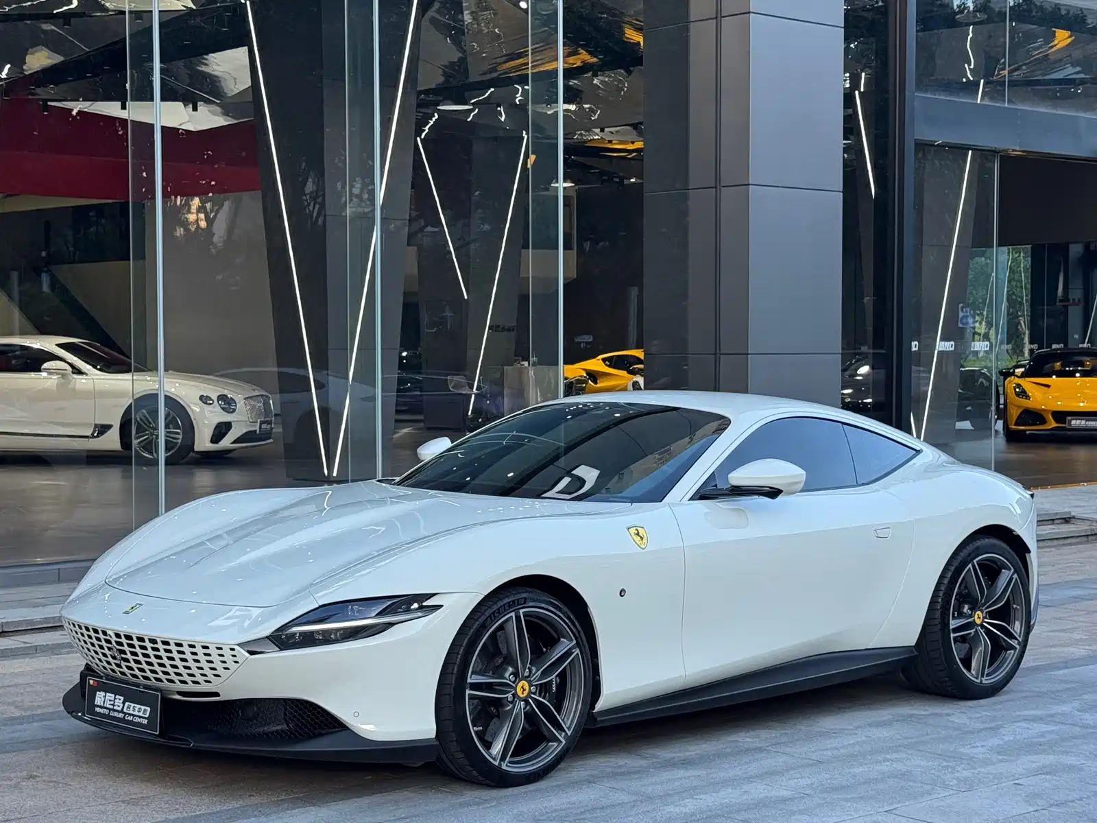 FERRARI ROMA 2020