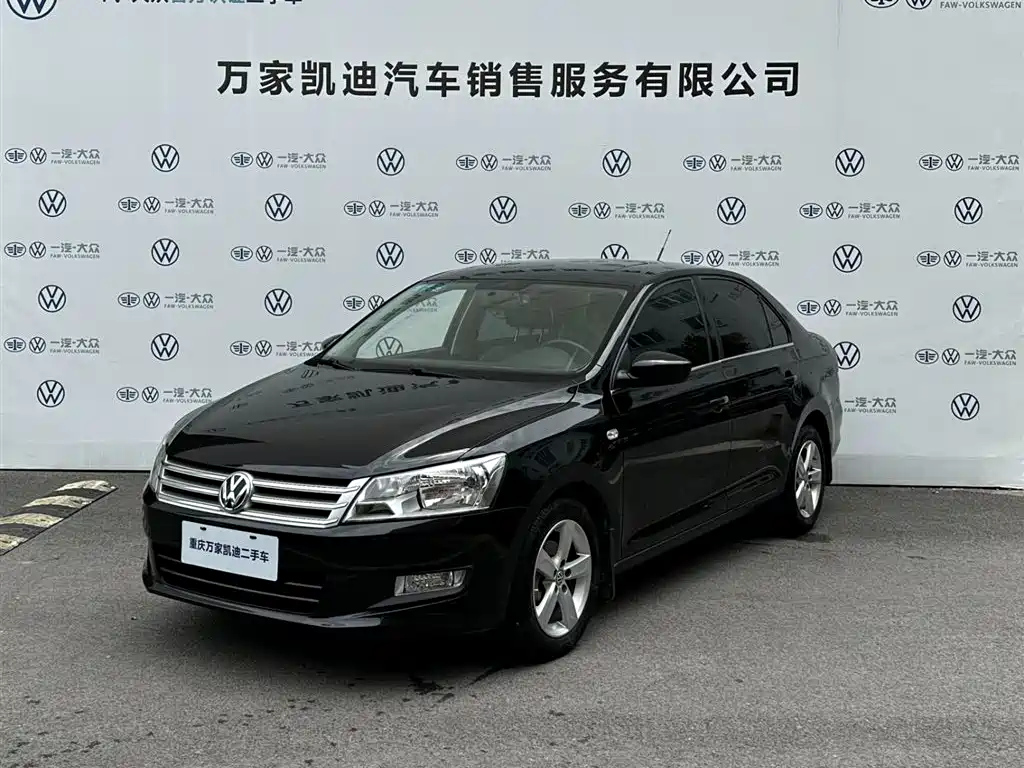 VOLKSWAGEN SANTANA 2015
