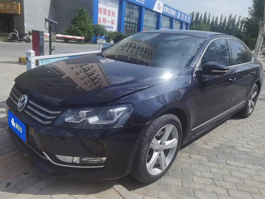 VOLKSWAGEN PASSAT 2014