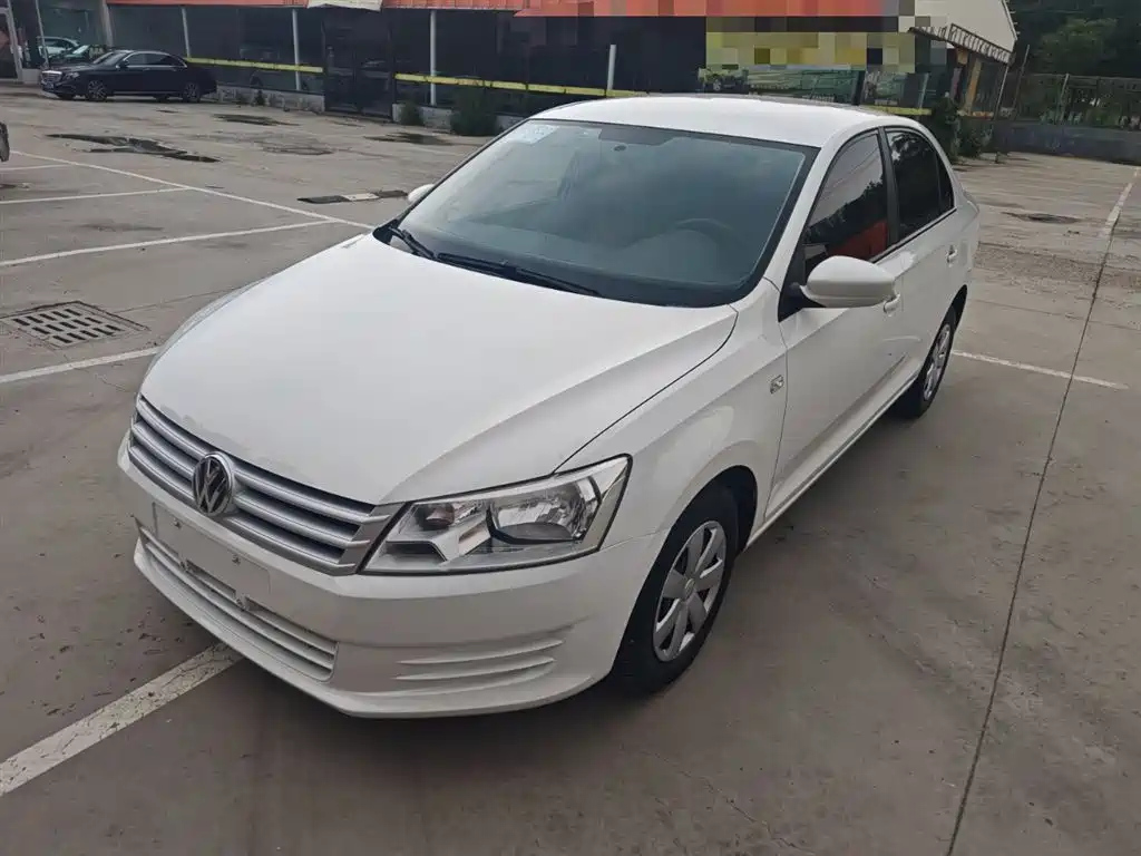 VOLKSWAGEN SANTANA 2015