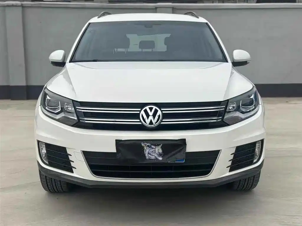 VOLKSWAGEN TIGUAN 2015