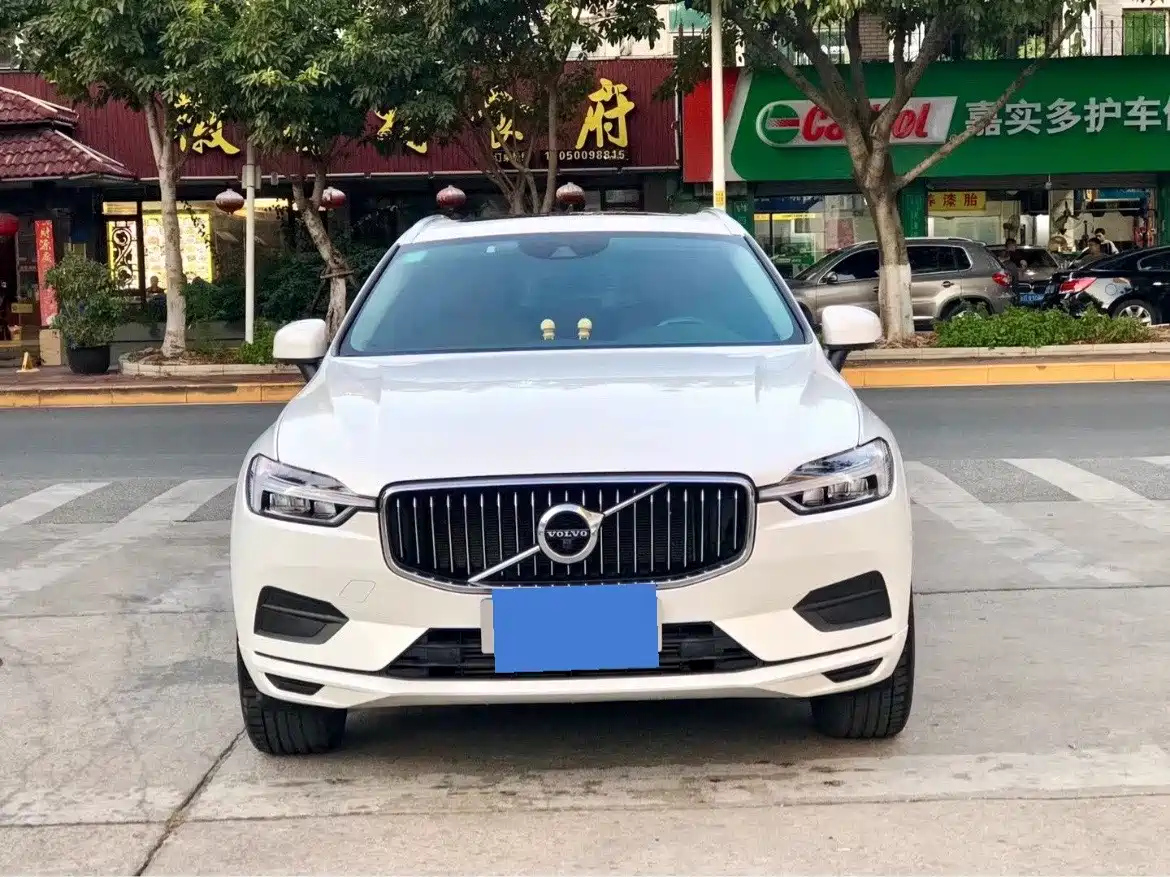 VOLVO XC60 2019