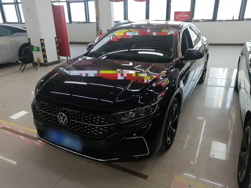 VOLKSWAGEN PASSAT 2023