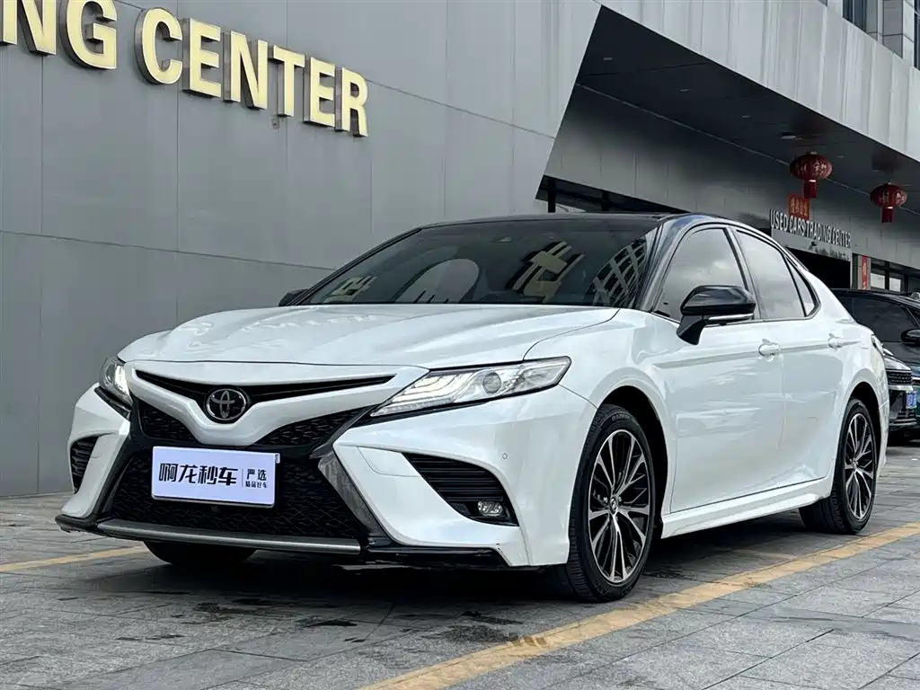 TOYOTA CAMRY 2018