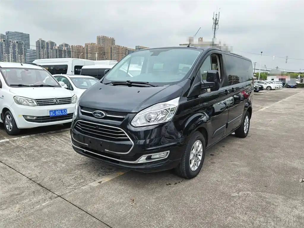 FORD TOUREO 2017