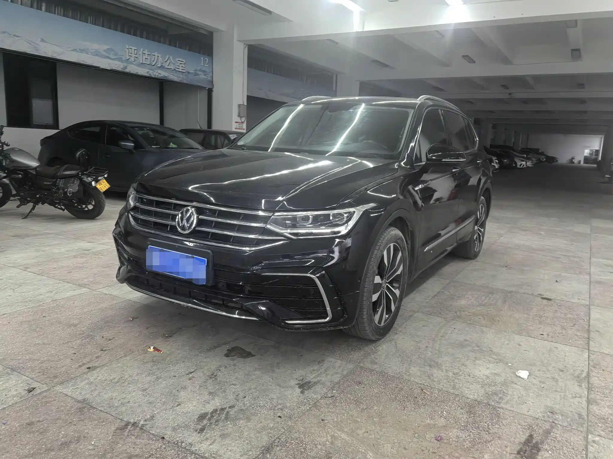 VOLKSWAGEN TIGUAN L 2022