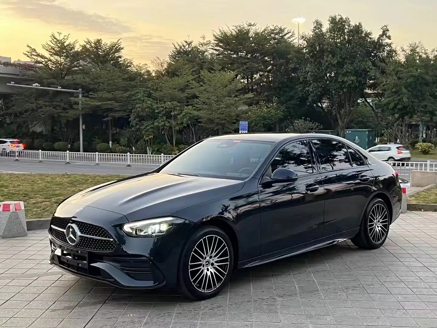 MERCEDES BENZ C-CLASS 2024