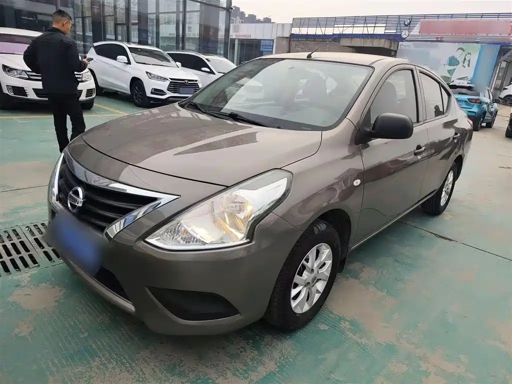 NISSAN SUNNY 2015