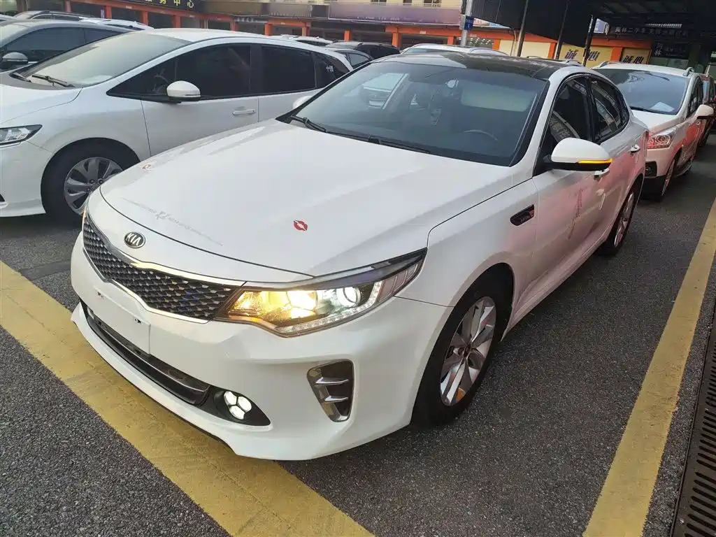 KIA K5