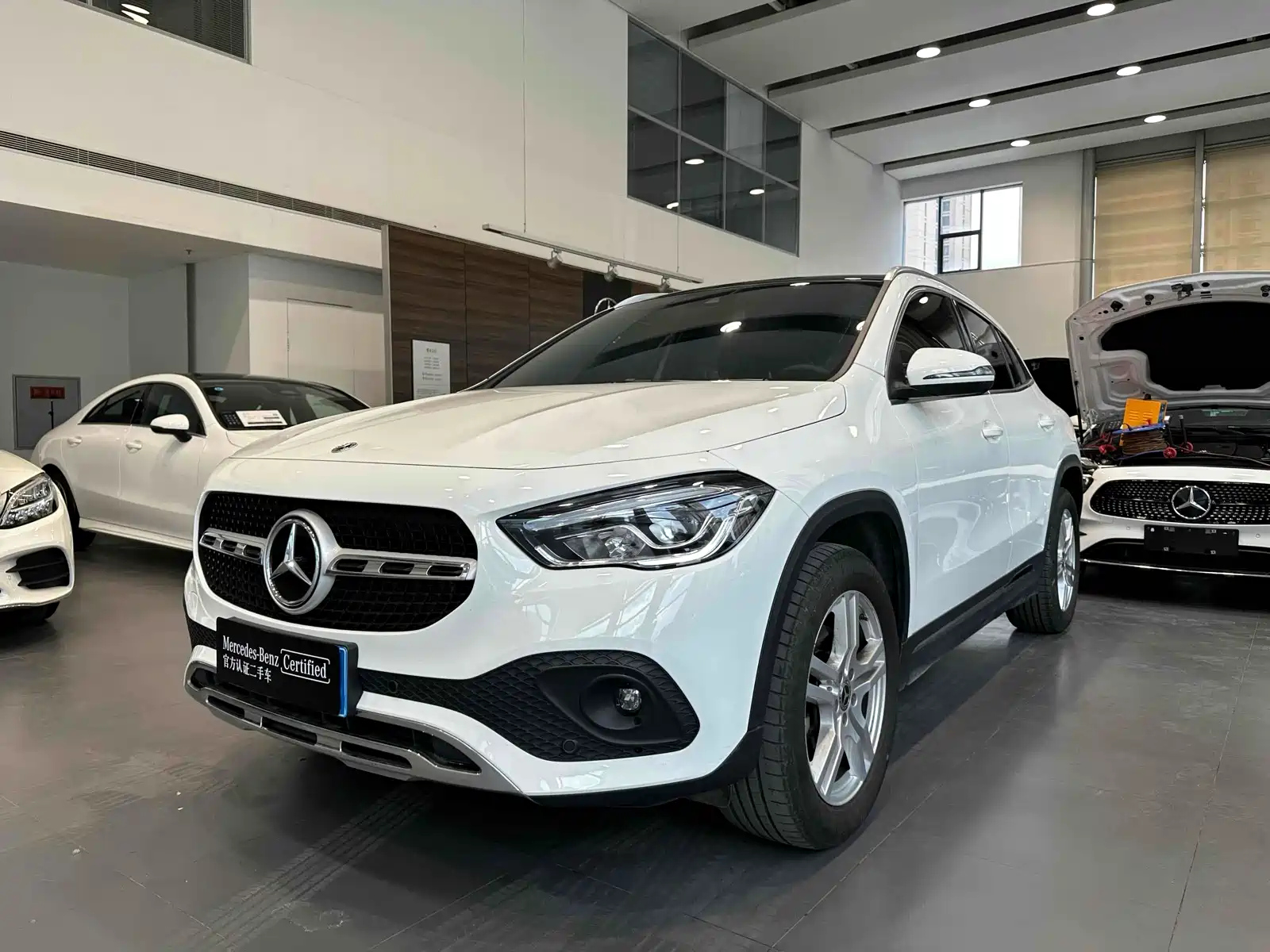 MERCEDES BENZ GLA 2023