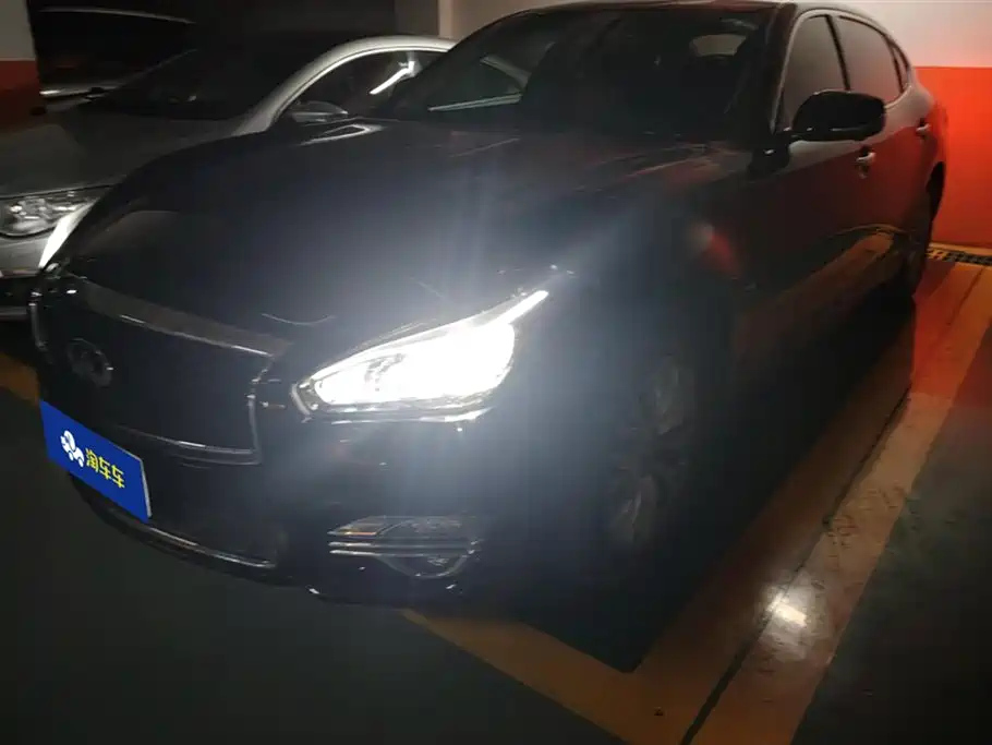 INFINITI Q70