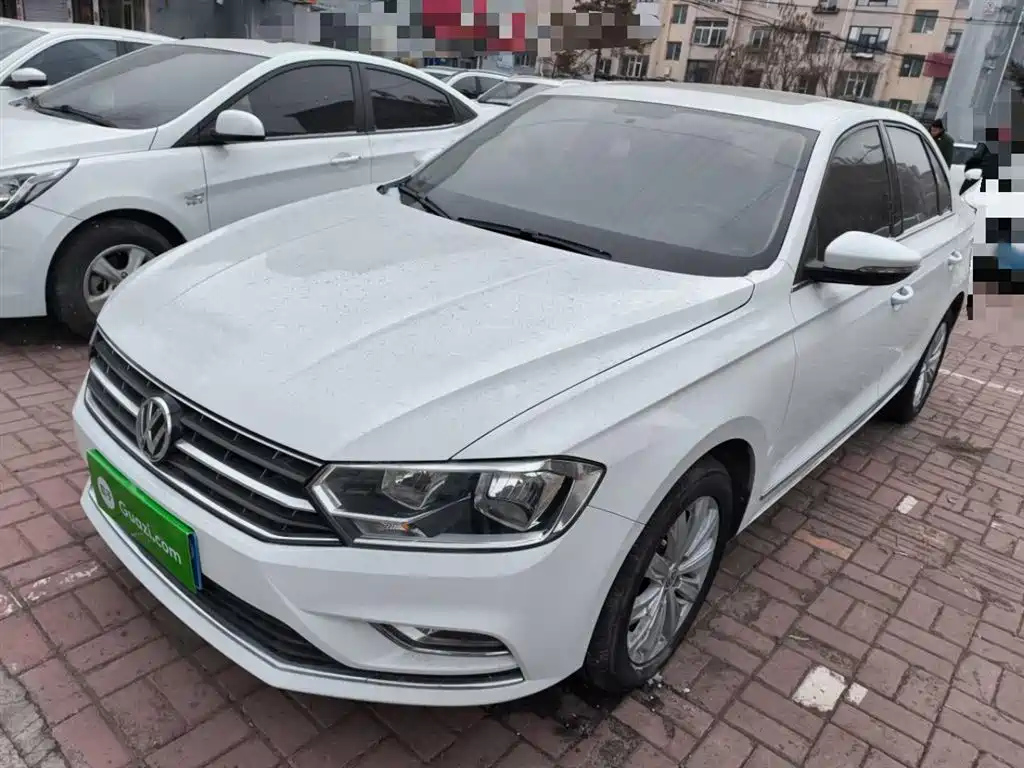 VOLKSWAGEN BORA