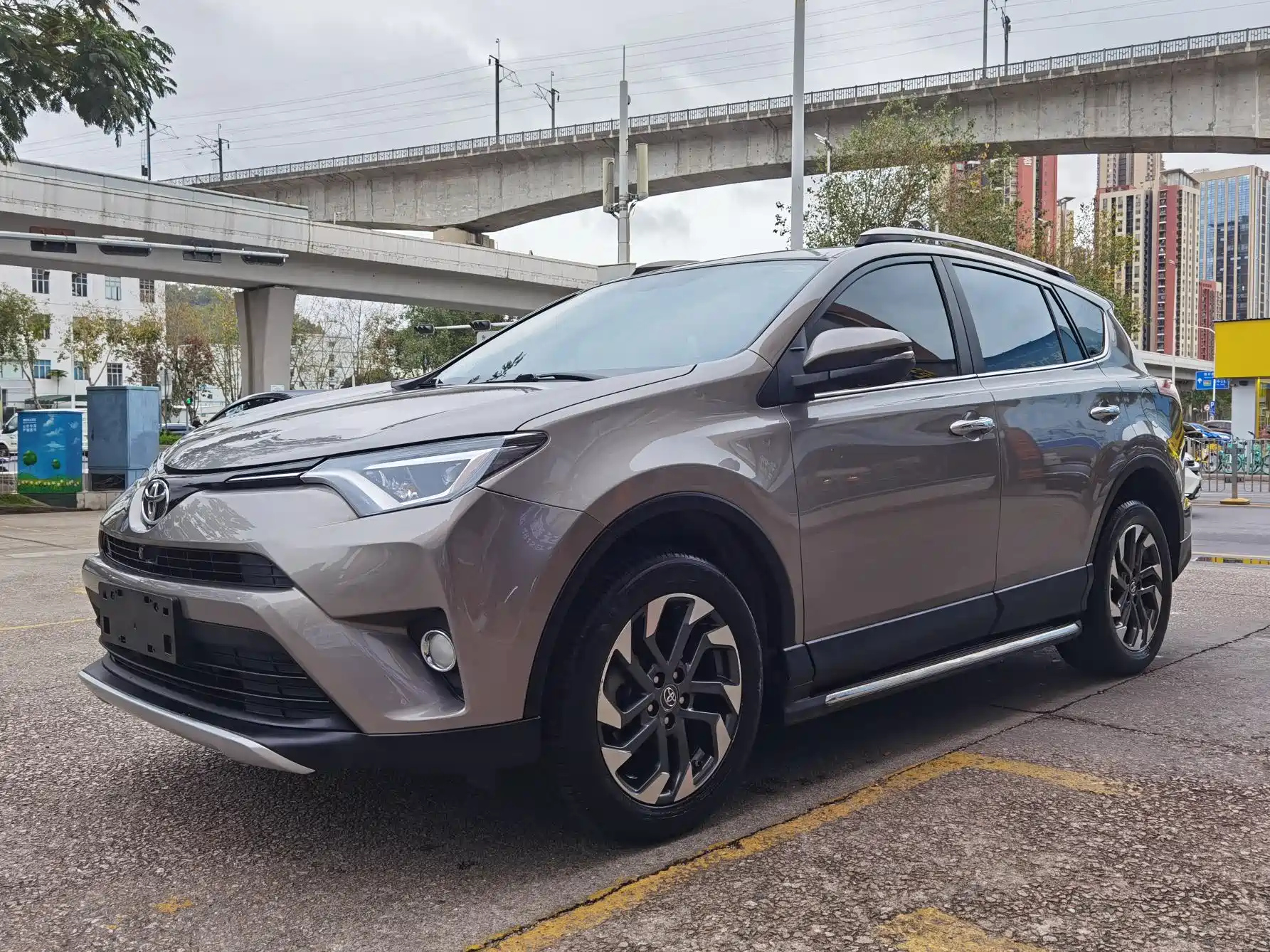 TOYOTA RAV4 RONGFANG 2016