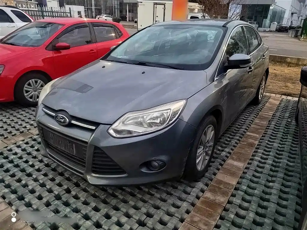 FORD FOCUS 2012
