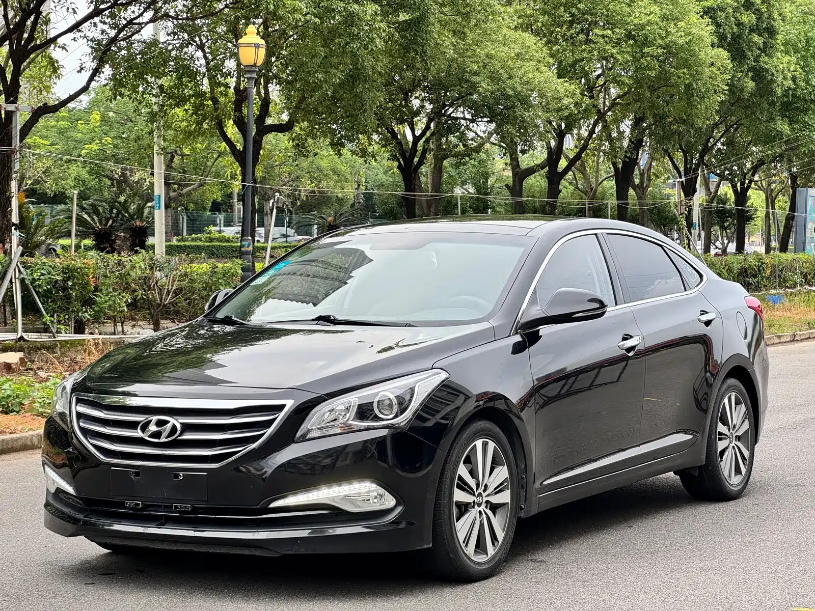 HYUNDAI MISTRA 2016