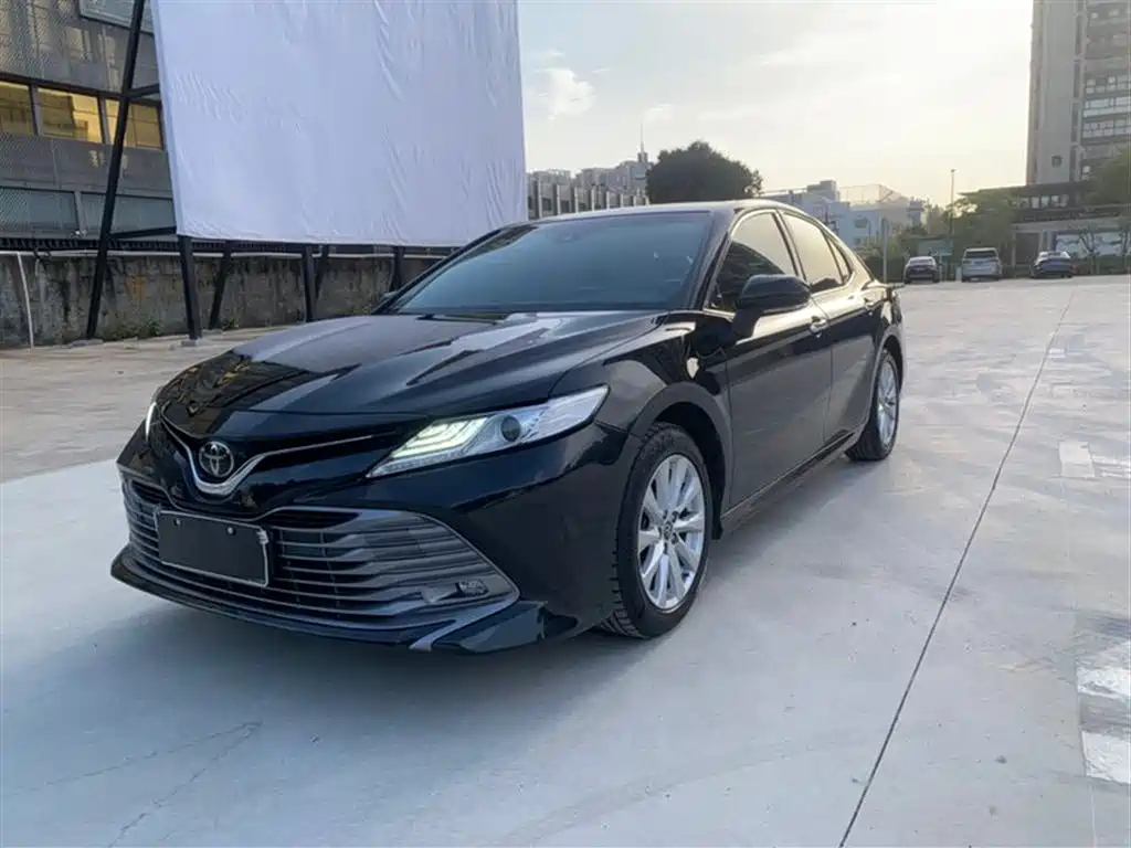 TOYOTA CAMRY 2019