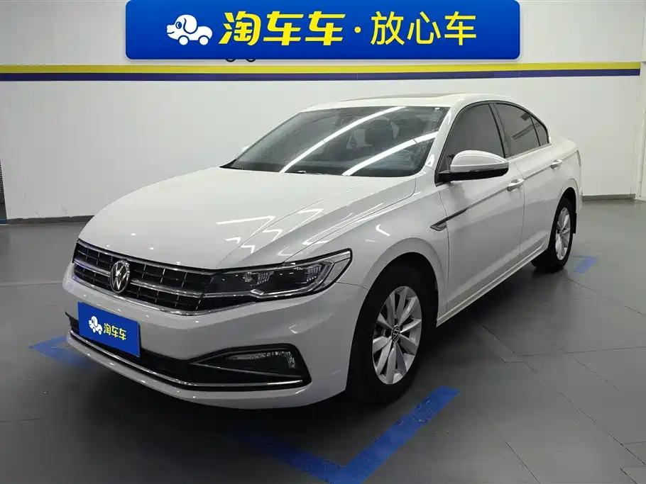 VOLKSWAGEN BORA 2021