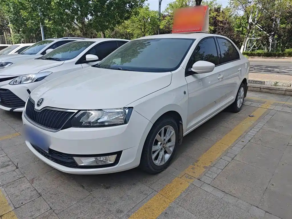 SKODA RAPID 2015