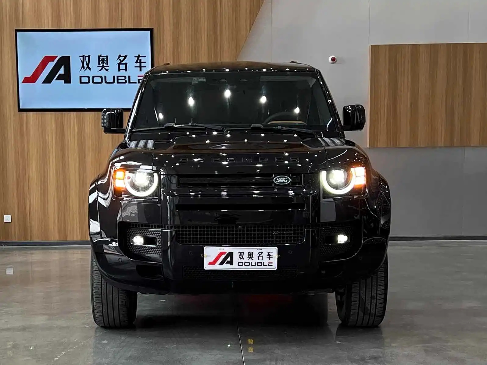 LAND ROVER DEFENDER 2023