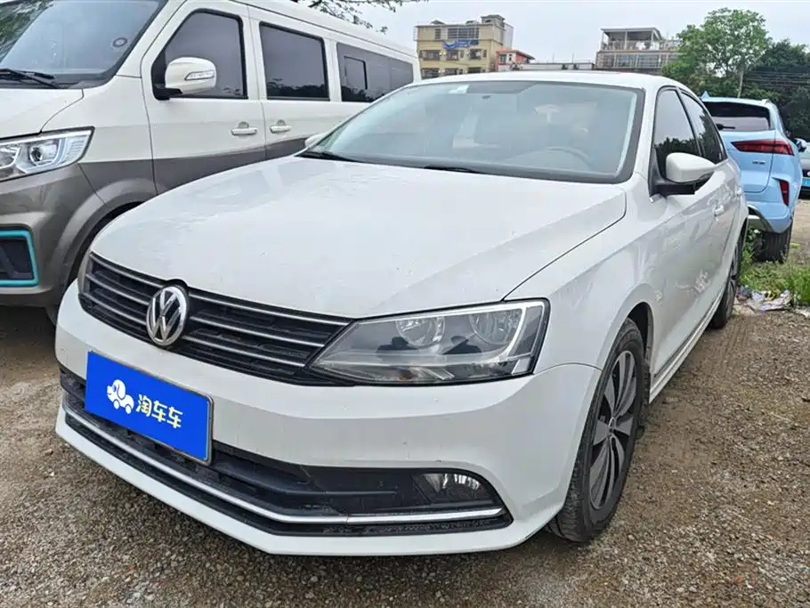 VOLKSWAGEN SAGITAR 2017