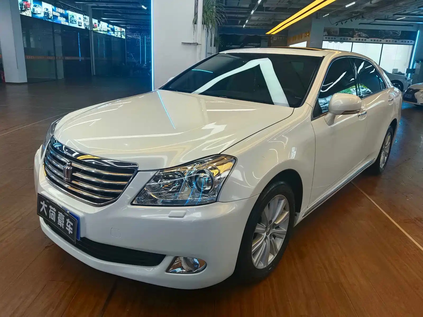 TOYOTA CROWN 2010