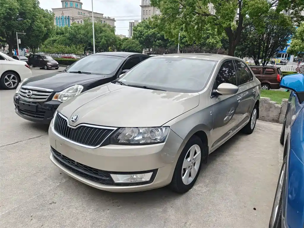 SKODA RAPID 2015