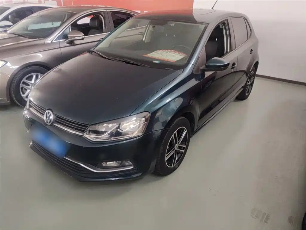 VOLKSWAGEN POLO 2016