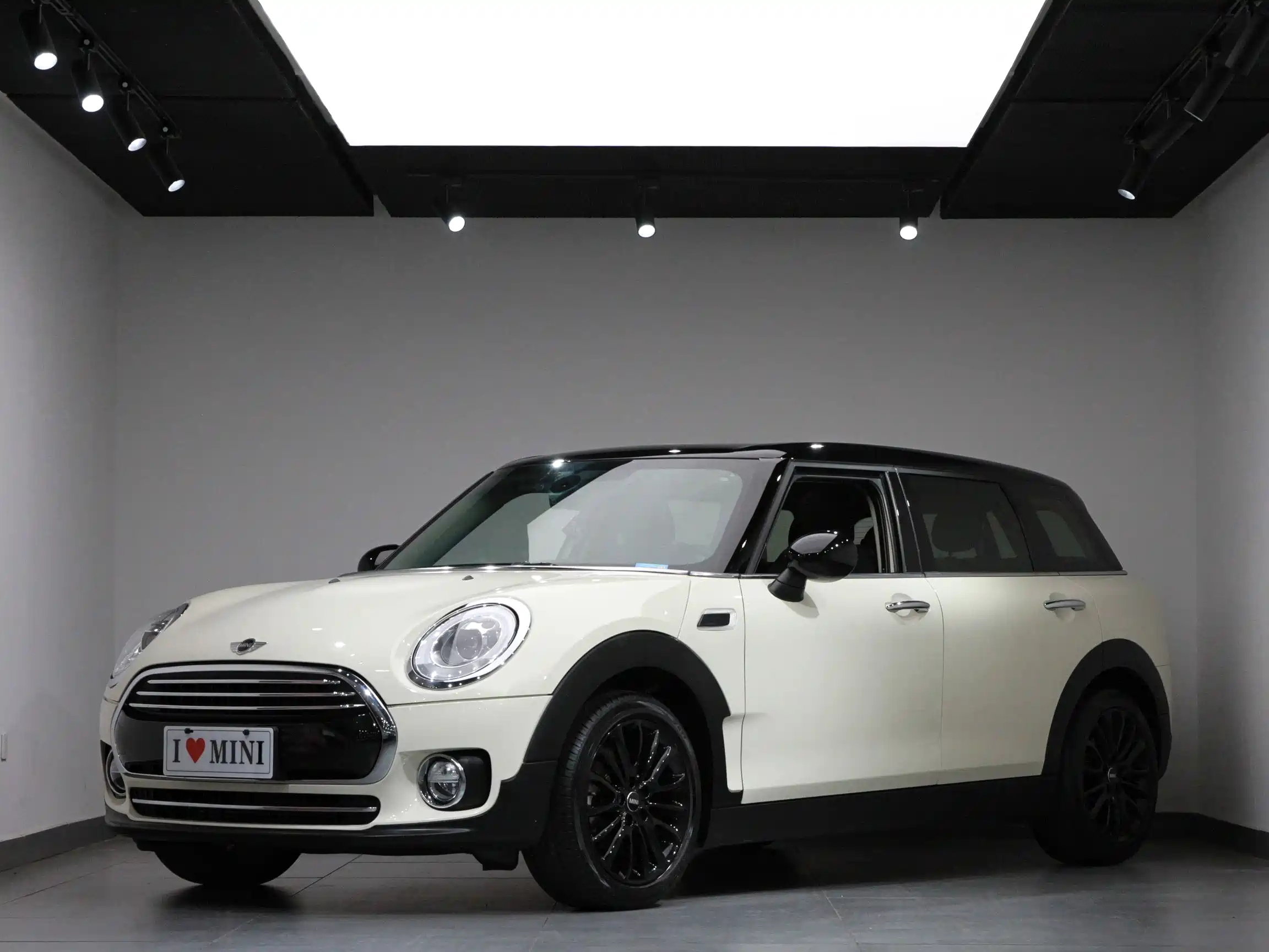 MINI CLUBMAN 2016