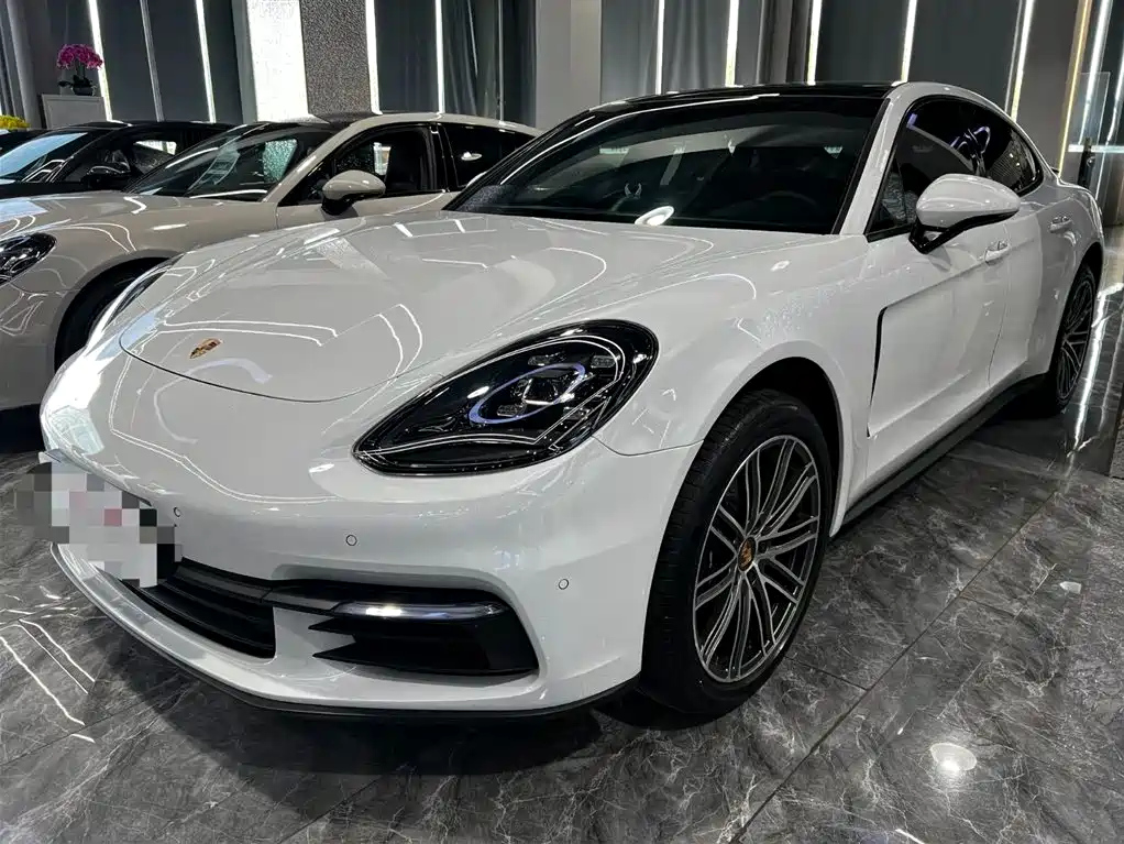 PORSCHE PANAMERA 2017
